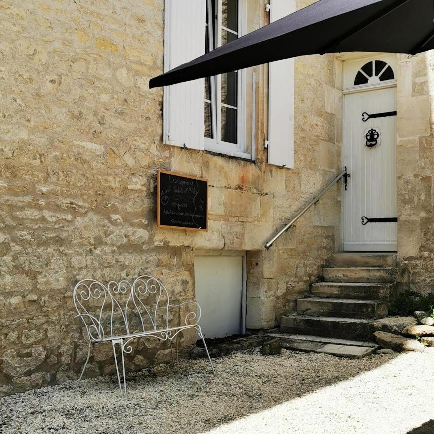 Gite Le Bonheur Hiersac Exterior photo